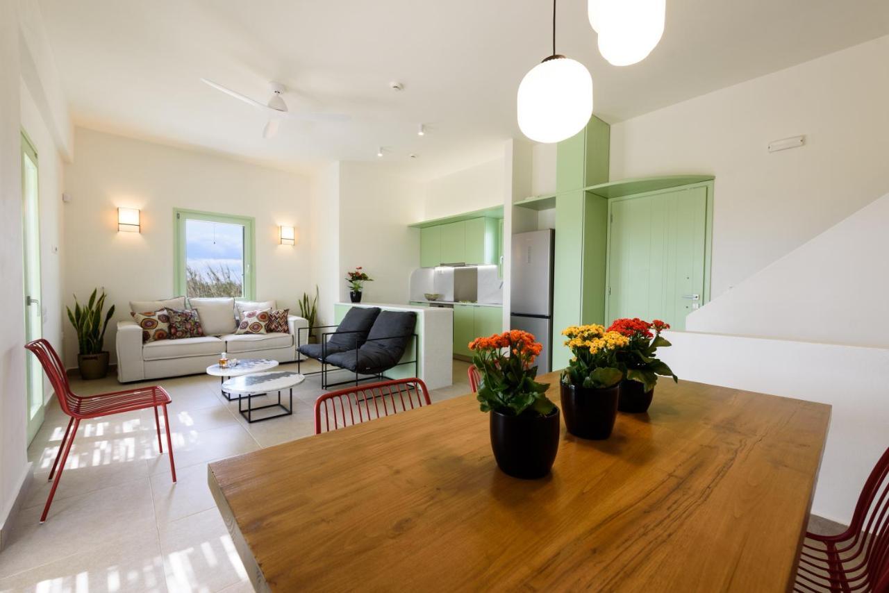 Plioni Villas & Suites ميكري فيغلا المظهر الخارجي الصورة