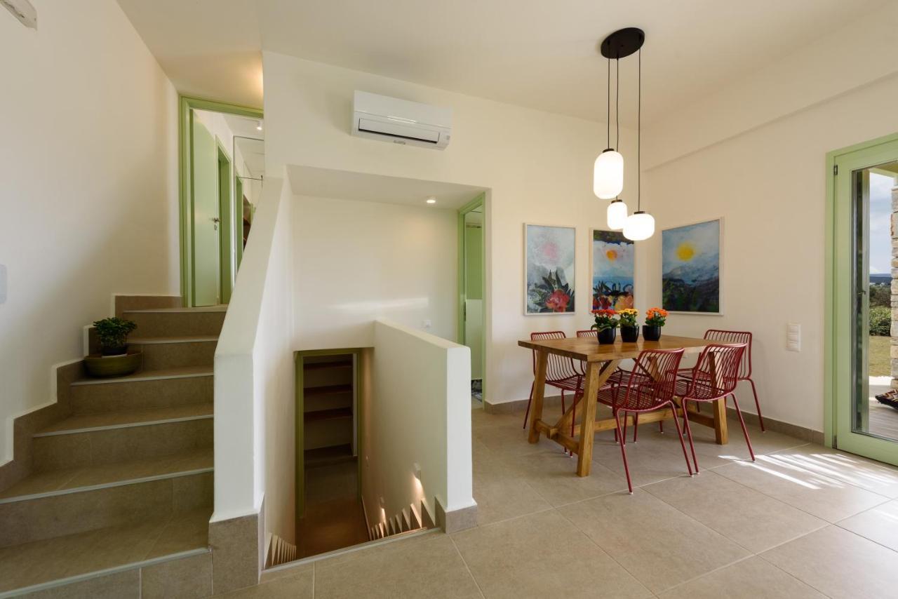 Plioni Villas & Suites ميكري فيغلا المظهر الخارجي الصورة
