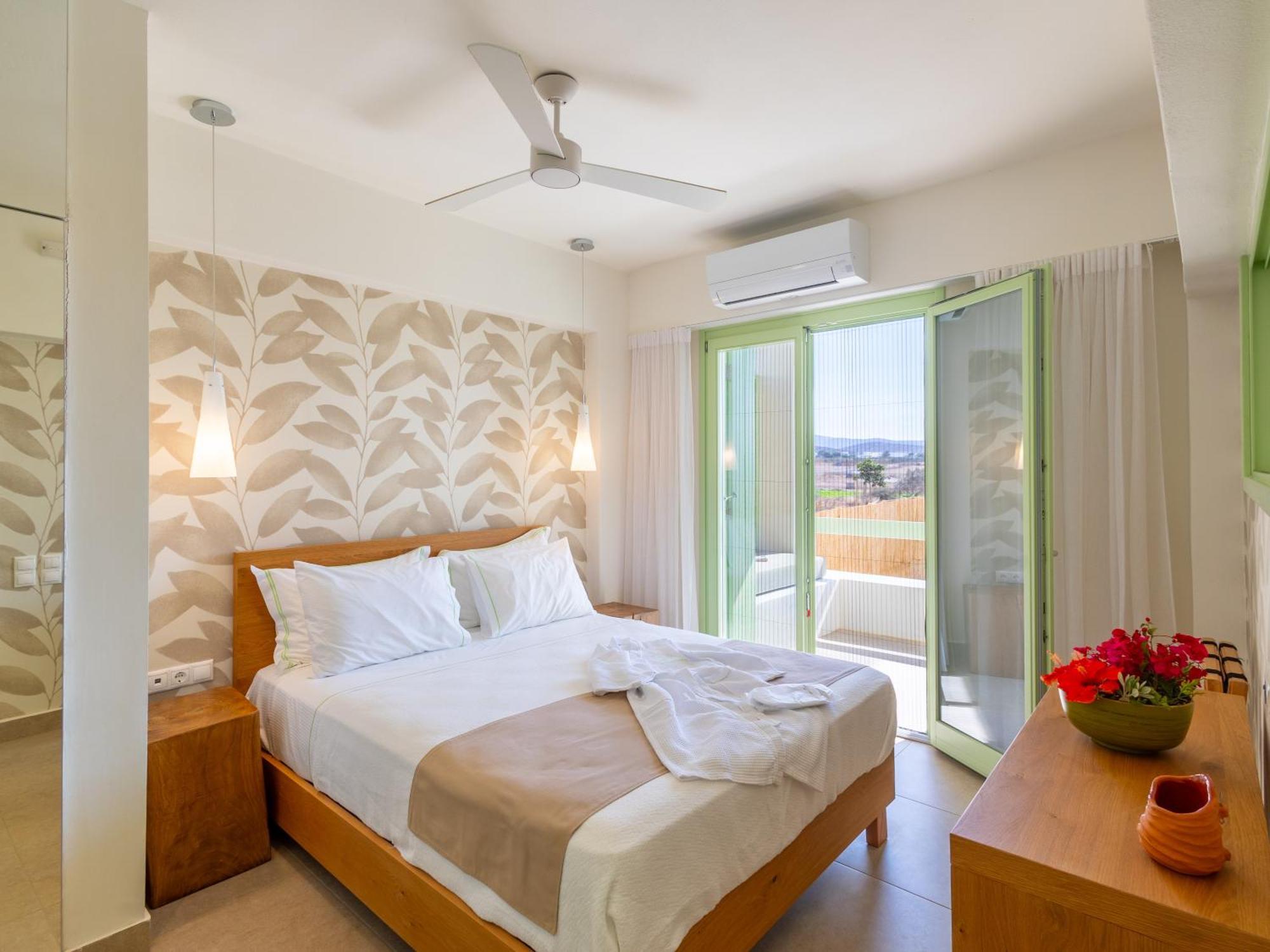 Plioni Villas & Suites ميكري فيغلا المظهر الخارجي الصورة