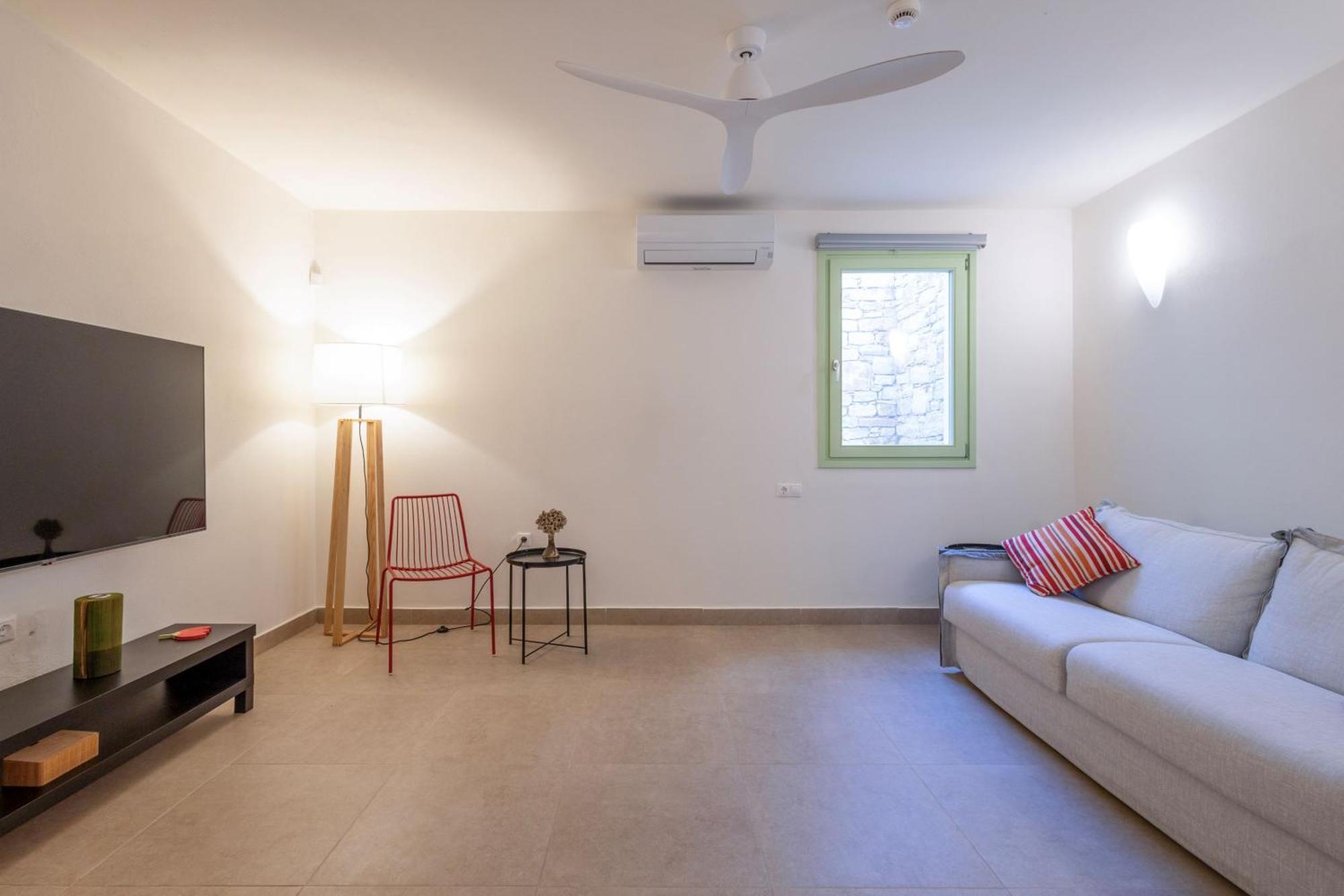Plioni Villas & Suites ميكري فيغلا المظهر الخارجي الصورة