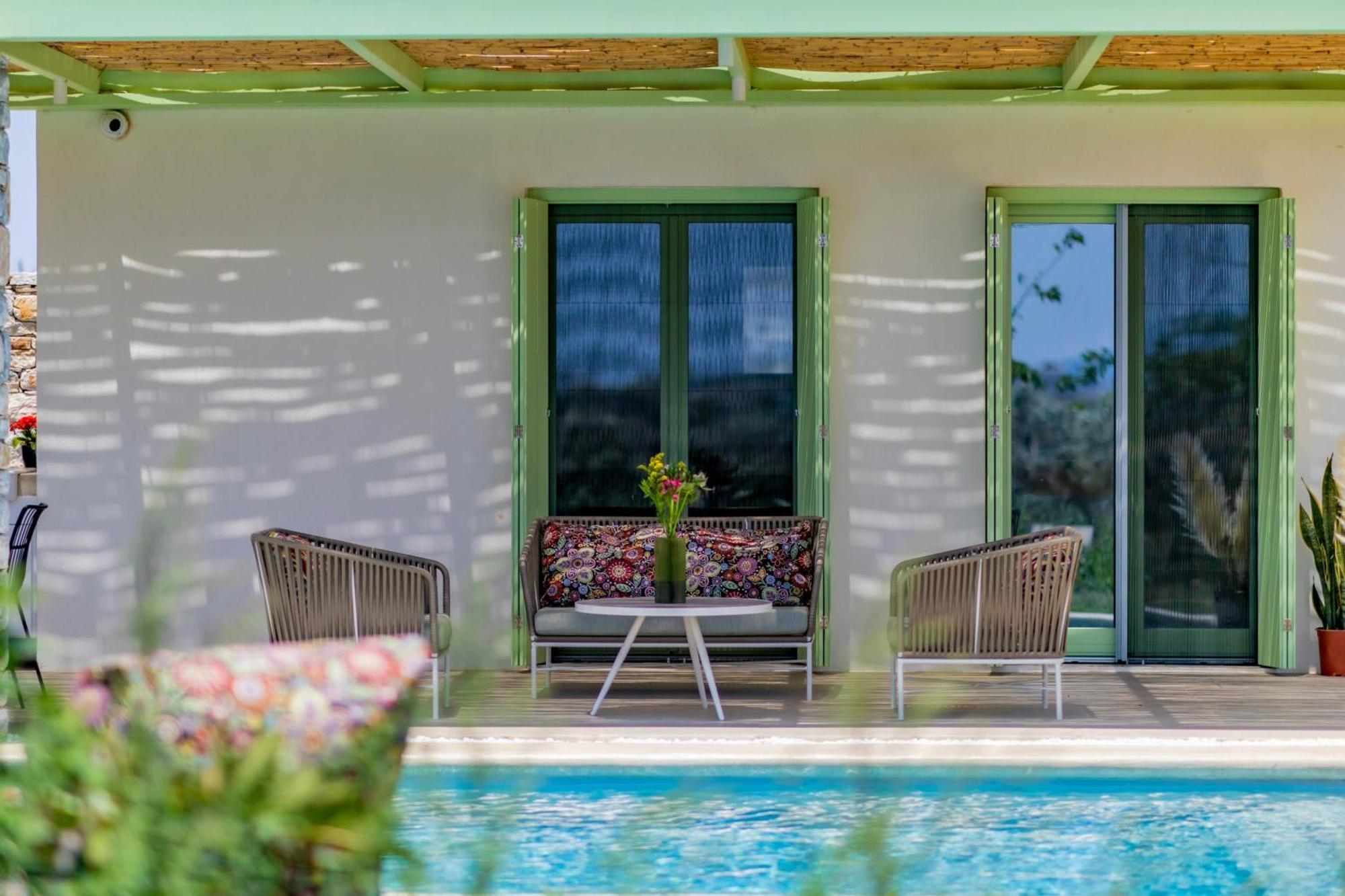 Plioni Villas & Suites ميكري فيغلا المظهر الخارجي الصورة