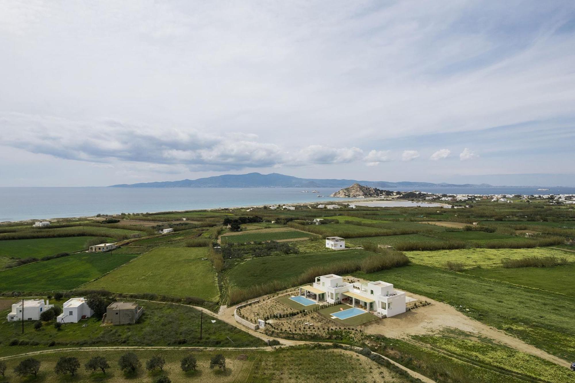 Plioni Villas & Suites ميكري فيغلا الغرفة الصورة