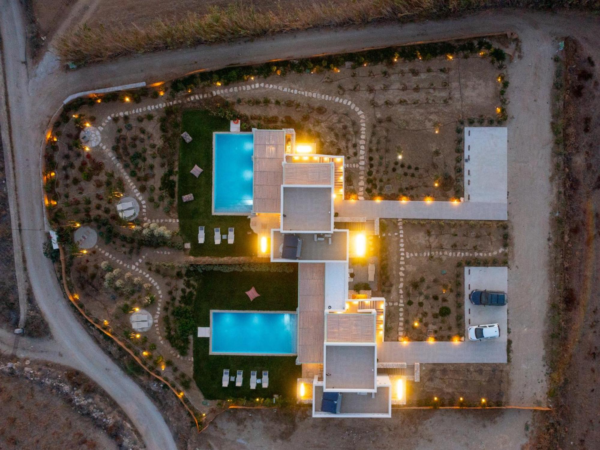 Plioni Villas & Suites ميكري فيغلا المظهر الخارجي الصورة