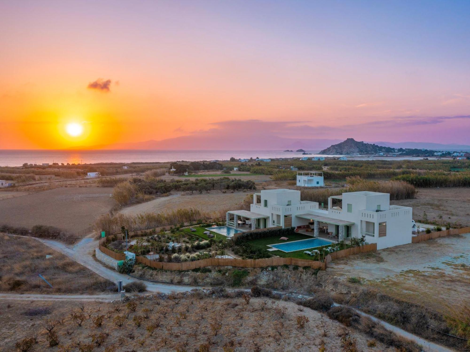 Plioni Villas & Suites ميكري فيغلا المظهر الخارجي الصورة