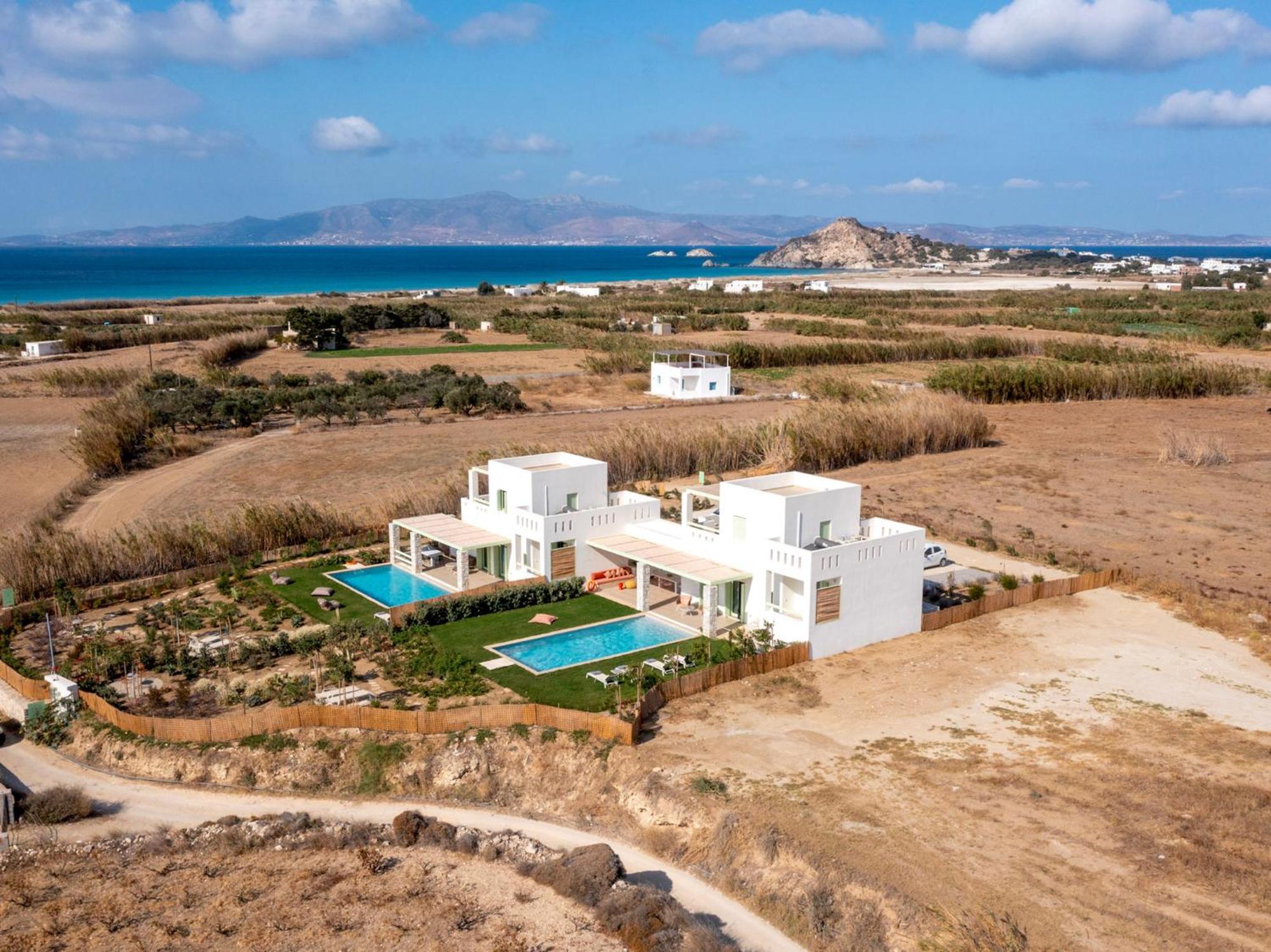Plioni Villas & Suites ميكري فيغلا المظهر الخارجي الصورة